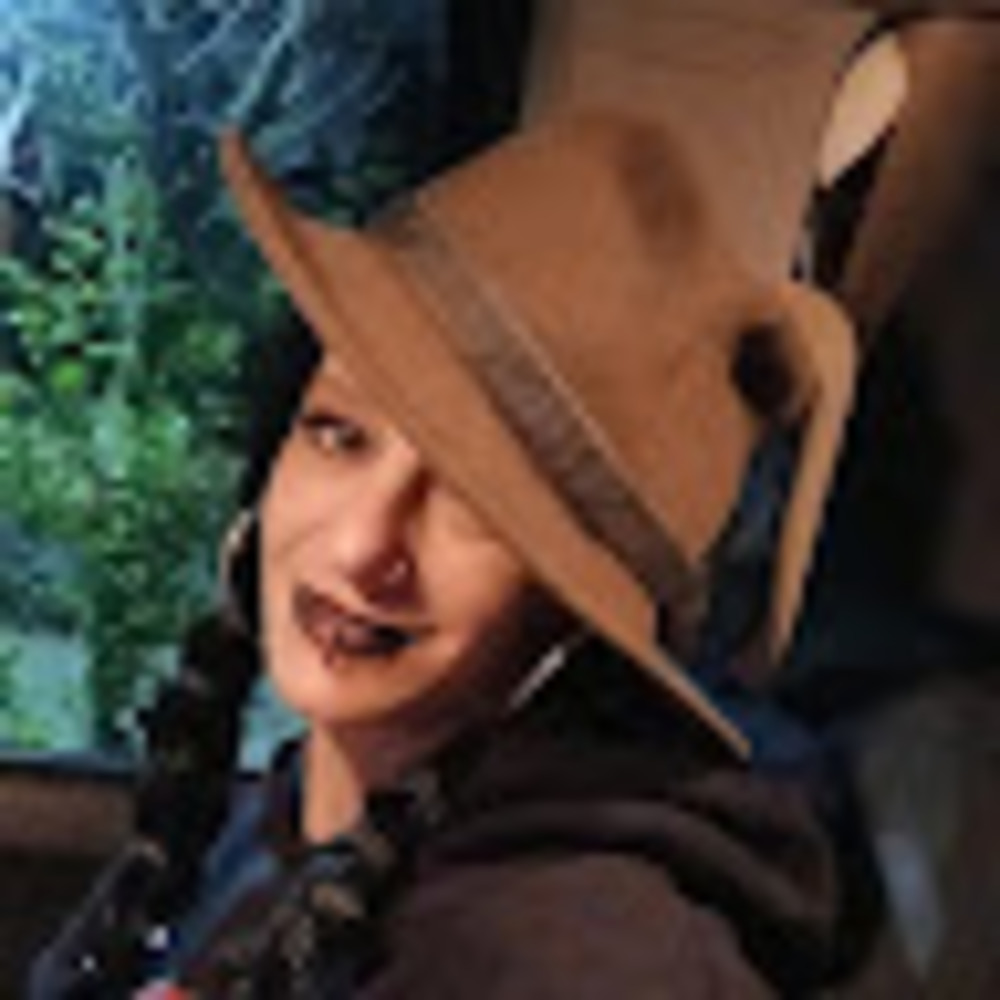 Meet your Posher, Dana
